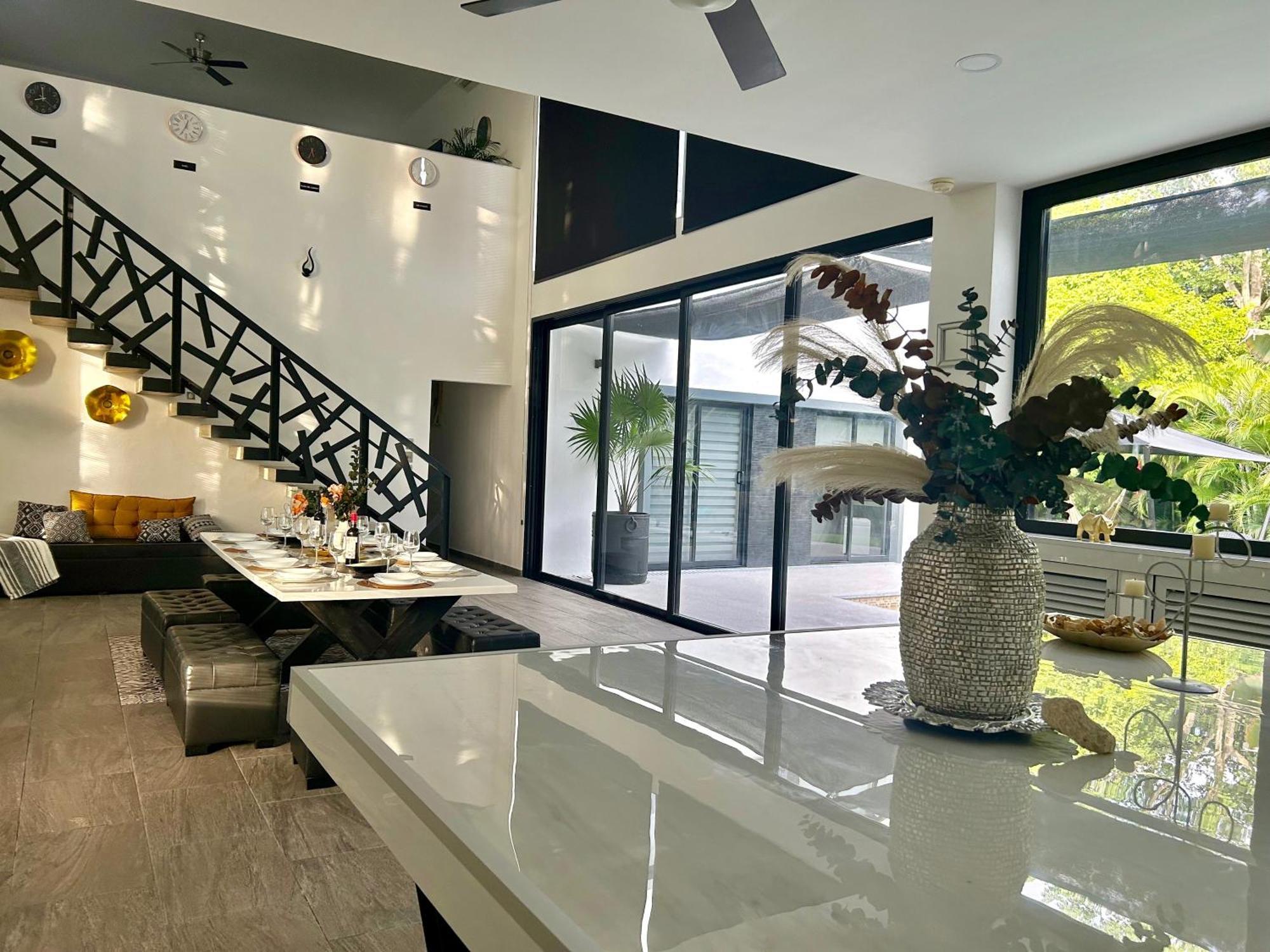 Luxury In Breakfast Shuttle Included! Private Pool Garden Private Area 5 Min 5ta 22 Pax Playa del Carmen